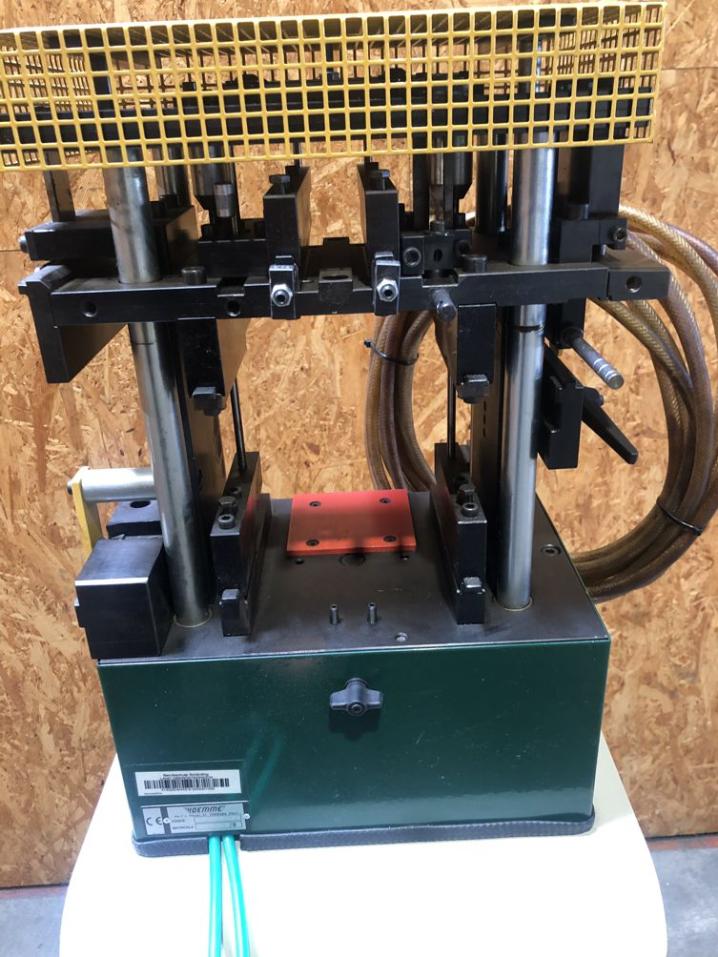 Oemme s.p.a. P-20-V Stanzmaschine