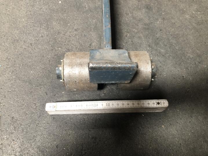  Kuhfuß mit Rollen